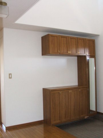 西二十一番町貸家の玄関