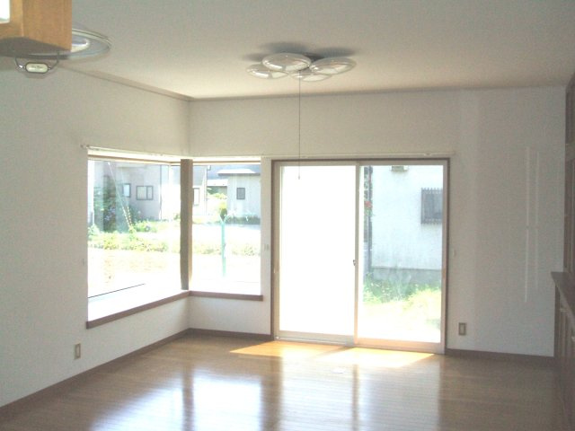 西二十一番町貸家の内装