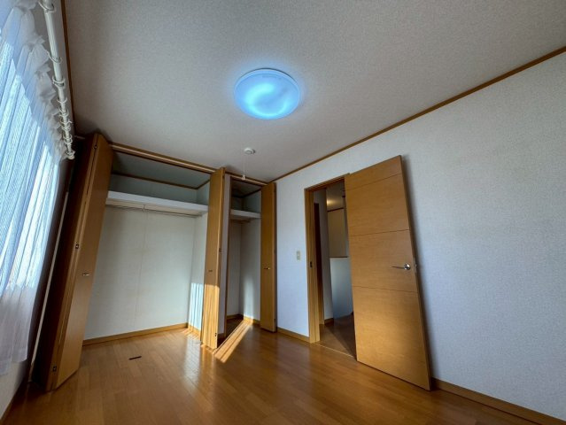 -三丁目不動産-　熊谷市新島　内工事　平成18年駐車3台の内装