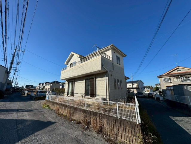 -三丁目不動産-　熊谷市新島　内工事　平成18年駐車3台の外観