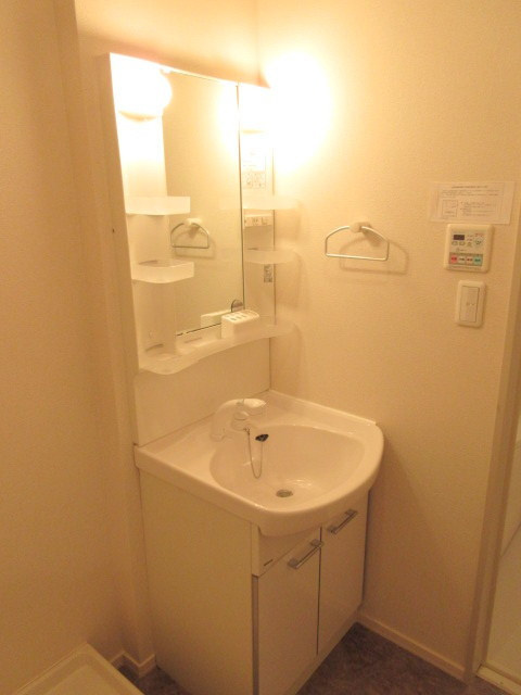 シャンゼルブ駒込の洗面所