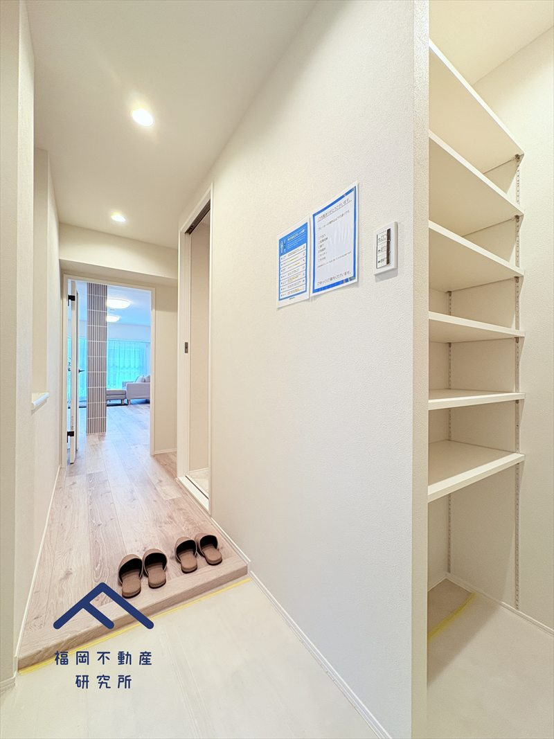 スワローハイツ山荘通の玄関