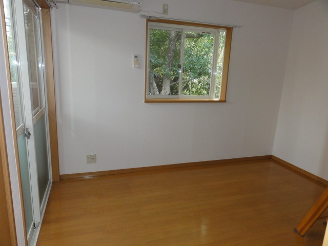 コンフォートベネフィス吉塚駅前Ⅱの居間・リビング