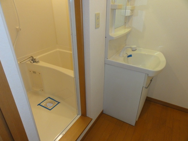 コンフォートベネフィス吉塚駅前Ⅱの洗面所