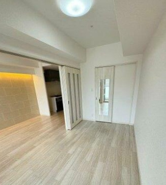 グランカーサ新大阪SOUTHの洋室