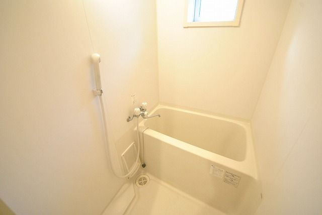 リブレア箱崎駅前Bの浴室