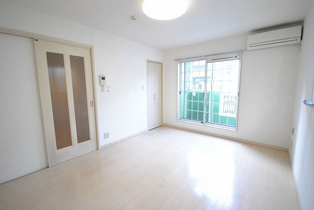 リブレア箱崎駅前Bの居間・リビング