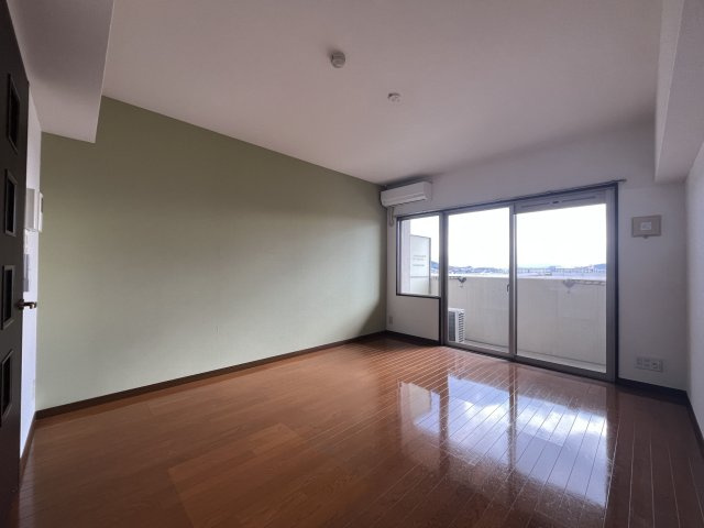 ラティーナ松香台Ⅰの居間・リビング