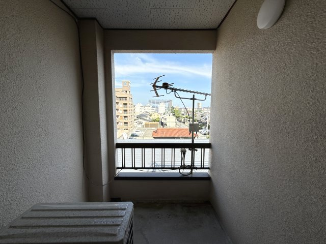 五軒邸　店舗付き住宅のバルコニー