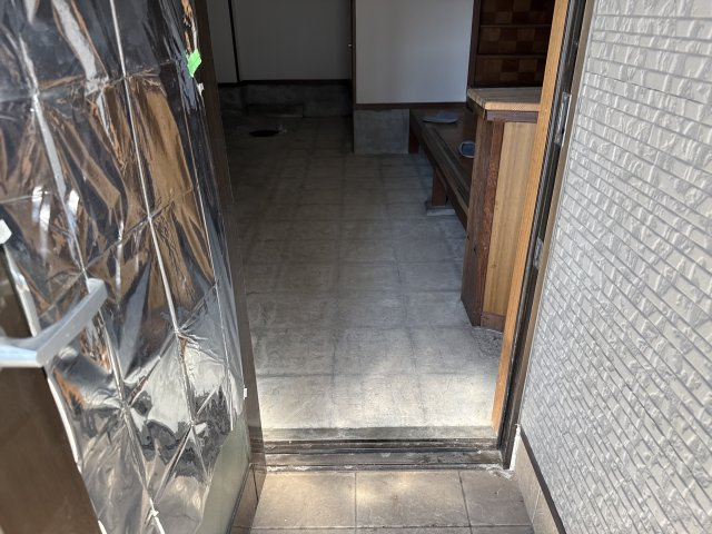 五軒邸　店舗付き住宅の玄関