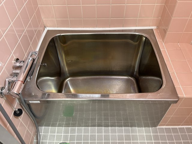 五軒邸　店舗付き住宅の浴室