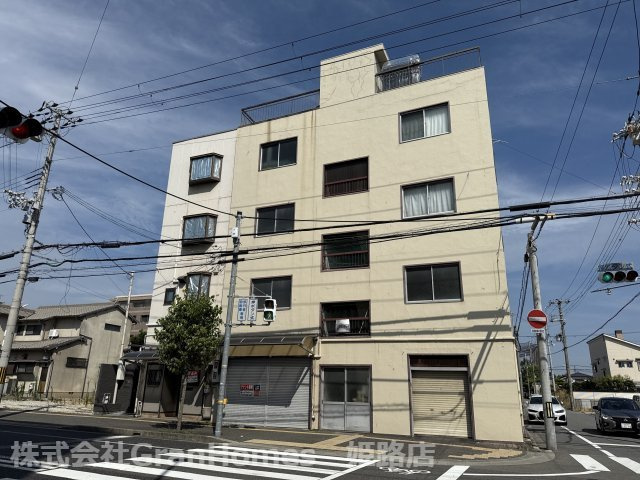 五軒邸　店舗付き住宅の外観