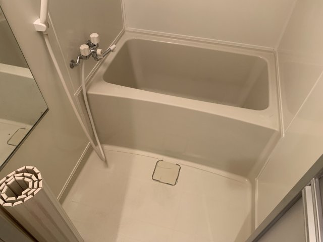 泉ハイツの浴室