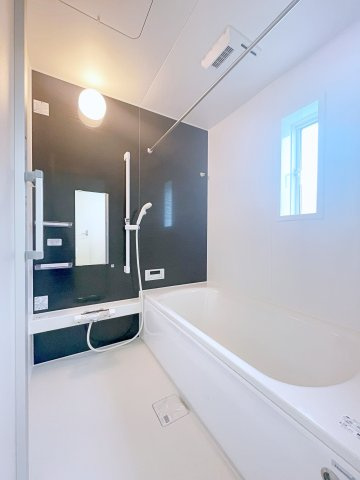 新築戸建・建売　深谷市武蔵野　CRADLE GARDEN　全3棟の浴室|浴室乾燥機付きで雨の日や花粉の時期でも室内干しができるので安心です！