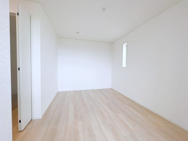 新築戸建・建売　深谷市武蔵野　CRADLE GARDEN　全3棟の洋室|2面採光で陽射しがたっぷり差し込む明るい洋室です！