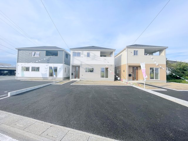 新築戸建・建売　深谷市武蔵野　CRADLE GARDEN　全3棟の外観|操作も簡単なモニター付きインターフォンで、セキュリティを強化！