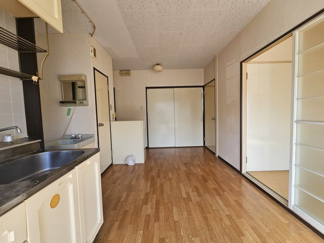 ウィンディアA棟の居間・リビング