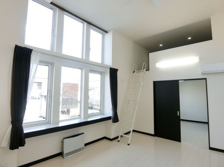 ニューエスパニア10の居間・リビング