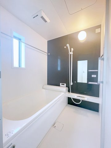 新築戸建・建売　深谷市武蔵野　CRADLE GARDEN　全3棟の浴室|浴室乾燥機付きで雨の日や花粉の時期でも室内干しができるので安心です！