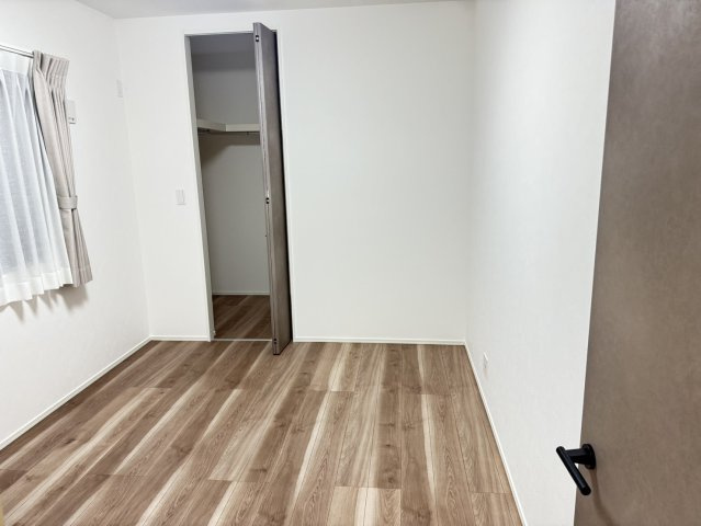 藤枝市　瀬戸新屋　新築住宅　平屋建ての洋室