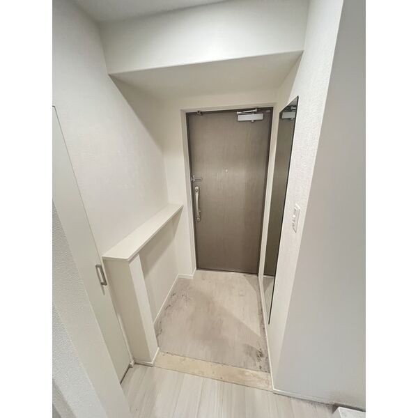 スプランディッド十三本町の玄関