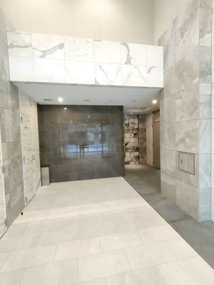 【ロビー】 | エスリードレジデンス大阪弁天町 | ゆとりのあるロビーです