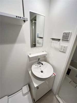 【洗面所】 | エスリードレジデンス大阪弁天町 | コンパクトで使いやすい洗面所