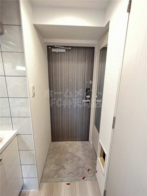 【玄関】 | エスリードレジデンス大阪弁天町 | 明るい玄関です