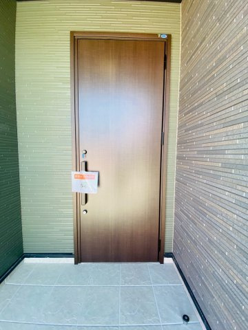 ケイアイエルデ／東区尾ノ上１期／１号棟の玄関