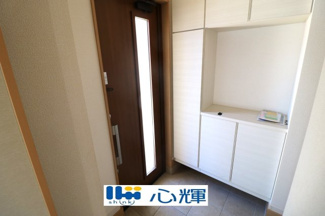 【玄関】 | 西平原1丁目（オール電化・2階建）土地面積：約100坪