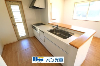 【キッチン】 | 西平原1丁目（オール電化・2階建）土地面積：約100坪