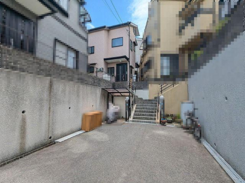 香里ケ丘4丁目　中古一戸建ての駐車場|■物件内覧・資金計画相談・住宅ローン相談、リフォーム相談、お問合せ受付中■
※当日・翌日のご内覧、ご相談はお電話でのお問合せがスムーズです！