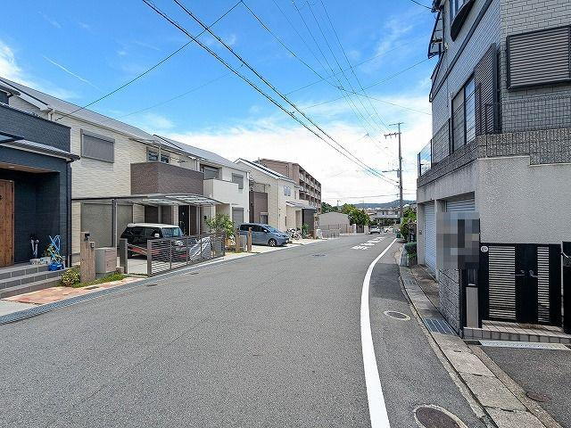 香里ケ丘4丁目　中古一戸建ての前面道路含む現地写真|■物件内覧・資金計画相談・住宅ローン相談、リフォーム相談、お問合せ受付中■
※当日・翌日のご内覧、ご相談はお電話でのお問合せがスムーズです！