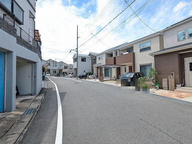 香里ケ丘4丁目　中古一戸建ての前面道路含む現地写真|■物件内覧・資金計画相談・住宅ローン相談、リフォーム相談、お問合せ受付中■
※当日・翌日のご内覧、ご相談はお電話でのお問合せがスムーズです！