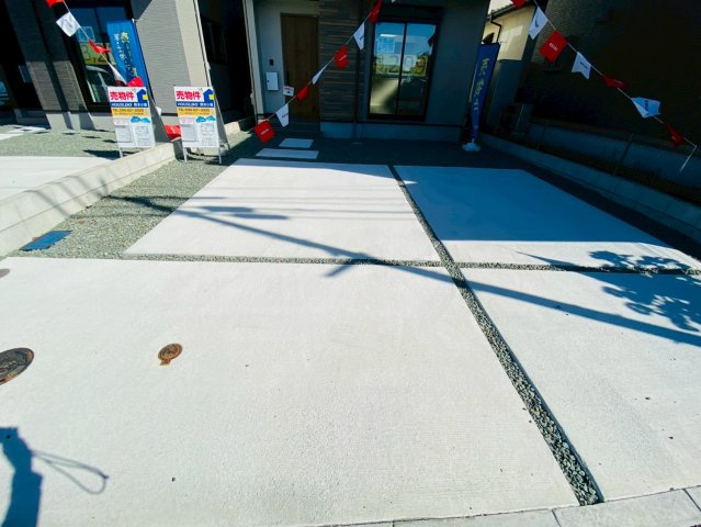 ケイアイエルデ／東区尾ノ上１期／２号棟の前面道路含む現地写真