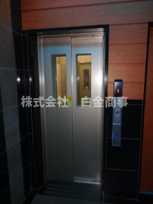 【エントランス】 | グランシャトレ坂戸スプランドゥール | エレベーター付