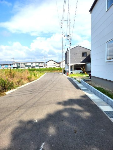 【前面道路含む現地写真】の画像