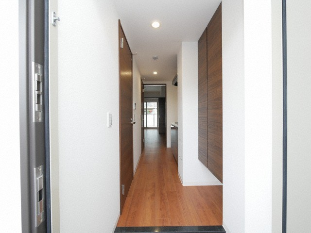 ファステート大阪マジョリティの玄関