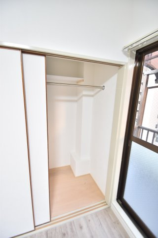 大阪市城東区関目３丁目の賃貸マンションの収納