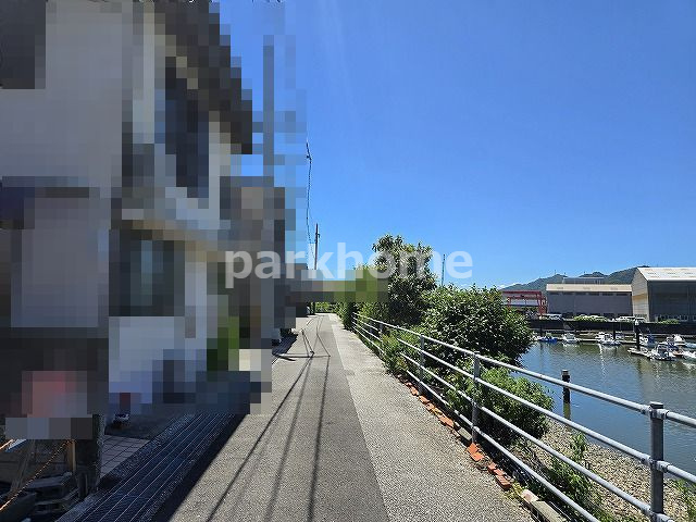 高知市十津2丁目　土地の前面道路含む現地写真