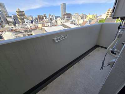 【バルコニー】 | エスグランデ中崎町 | お洗濯にも便利なバルコニー付き