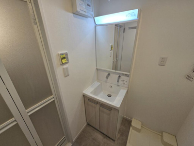 【独立洗面台】 | エスグランデ中崎町 | 独立洗面台あり、毎朝おしゃれに忙しい女性の方におすすめです