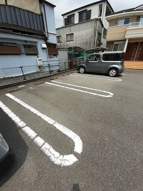ルミエール　カモチ　Ａの駐車場|駐車場