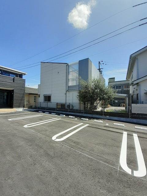 ＭＩＹＡＮＯＭＡＲＵ・東の駐車場|駐車場