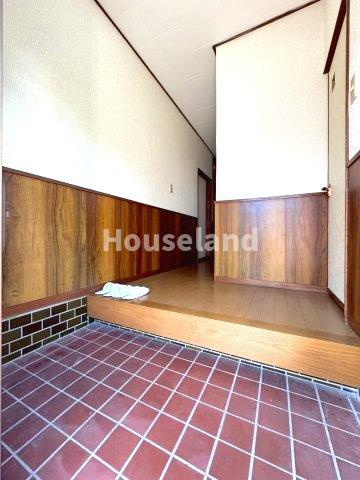 新田広芝戸建の玄関