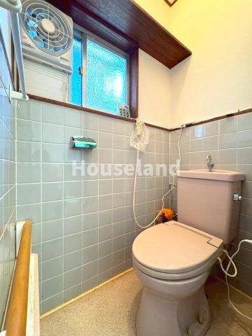 新田広芝戸建のトイレ