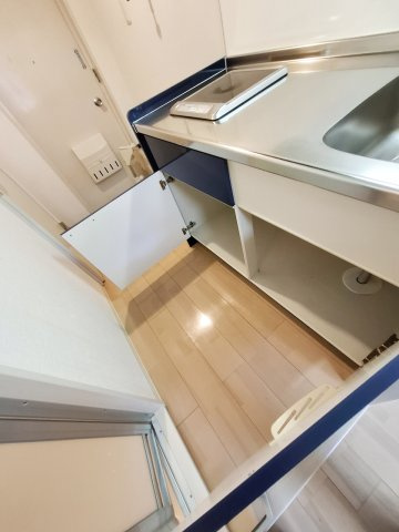 コート・サラ2のキッチン|キッチン収納もしっかり　