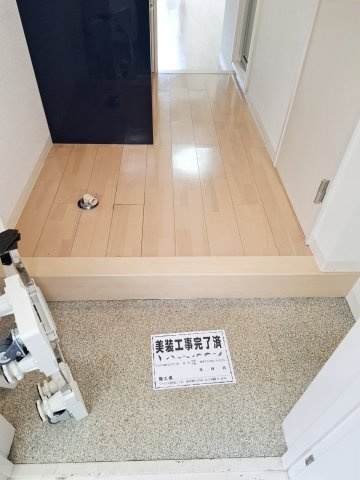 コート・サラ2の玄関