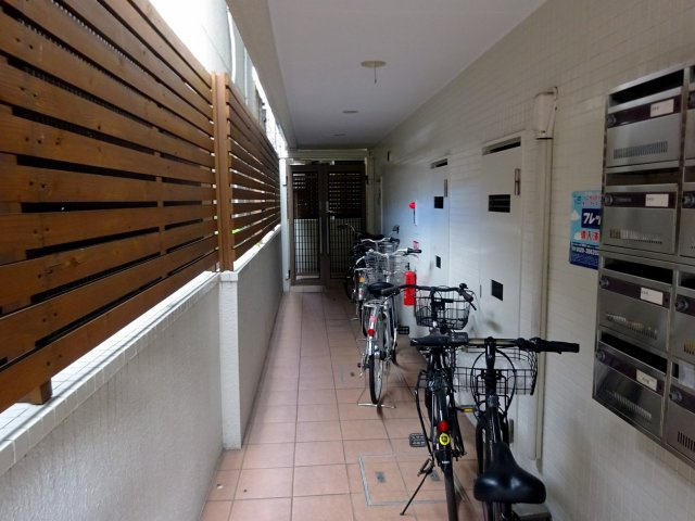 コート・サラ2のロビー