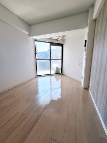 コート・サラ2の居間・リビング|６帖洋室　